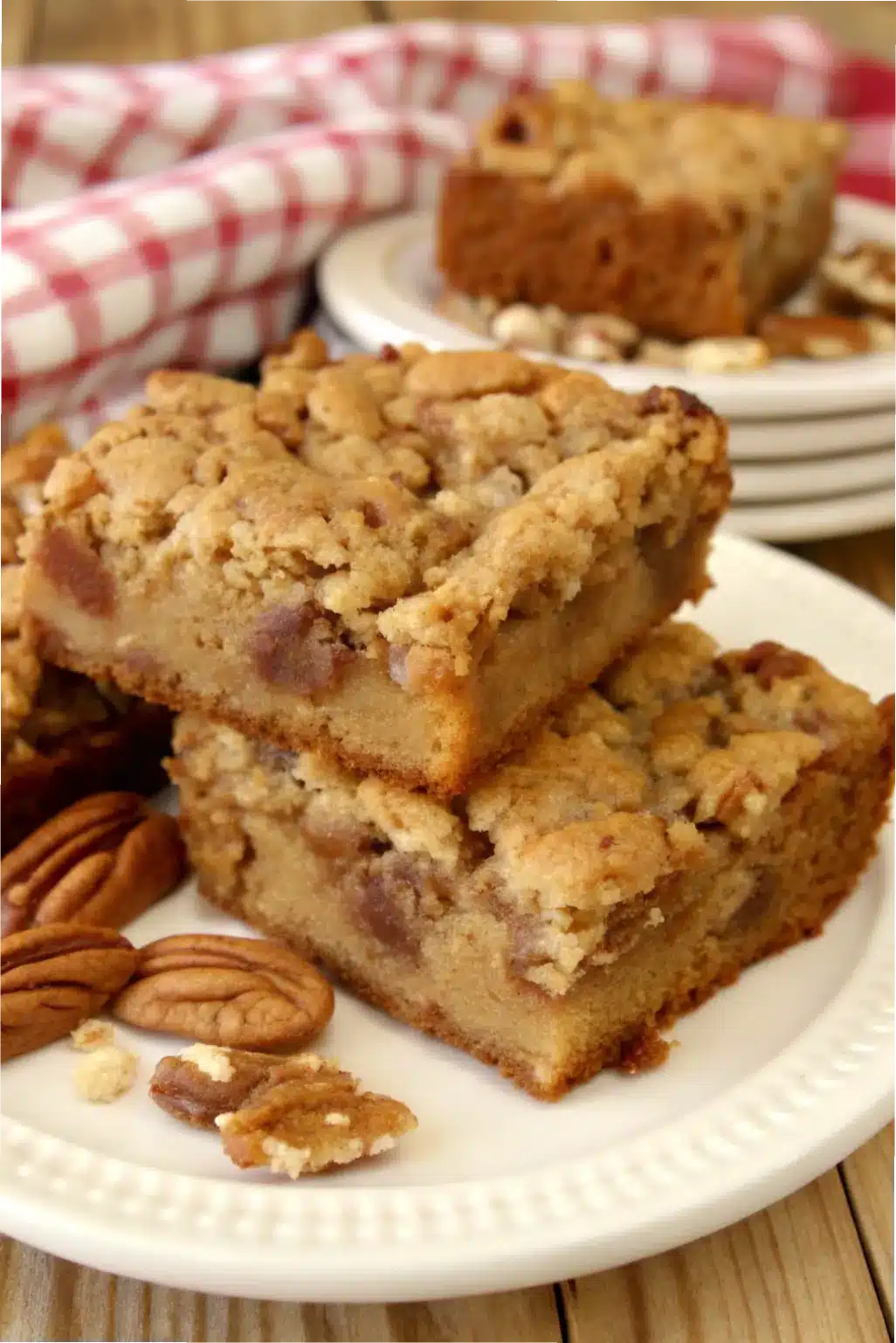 Sweet Alabama Pecan Bread, a comforting and delicious dessert made with pecans.