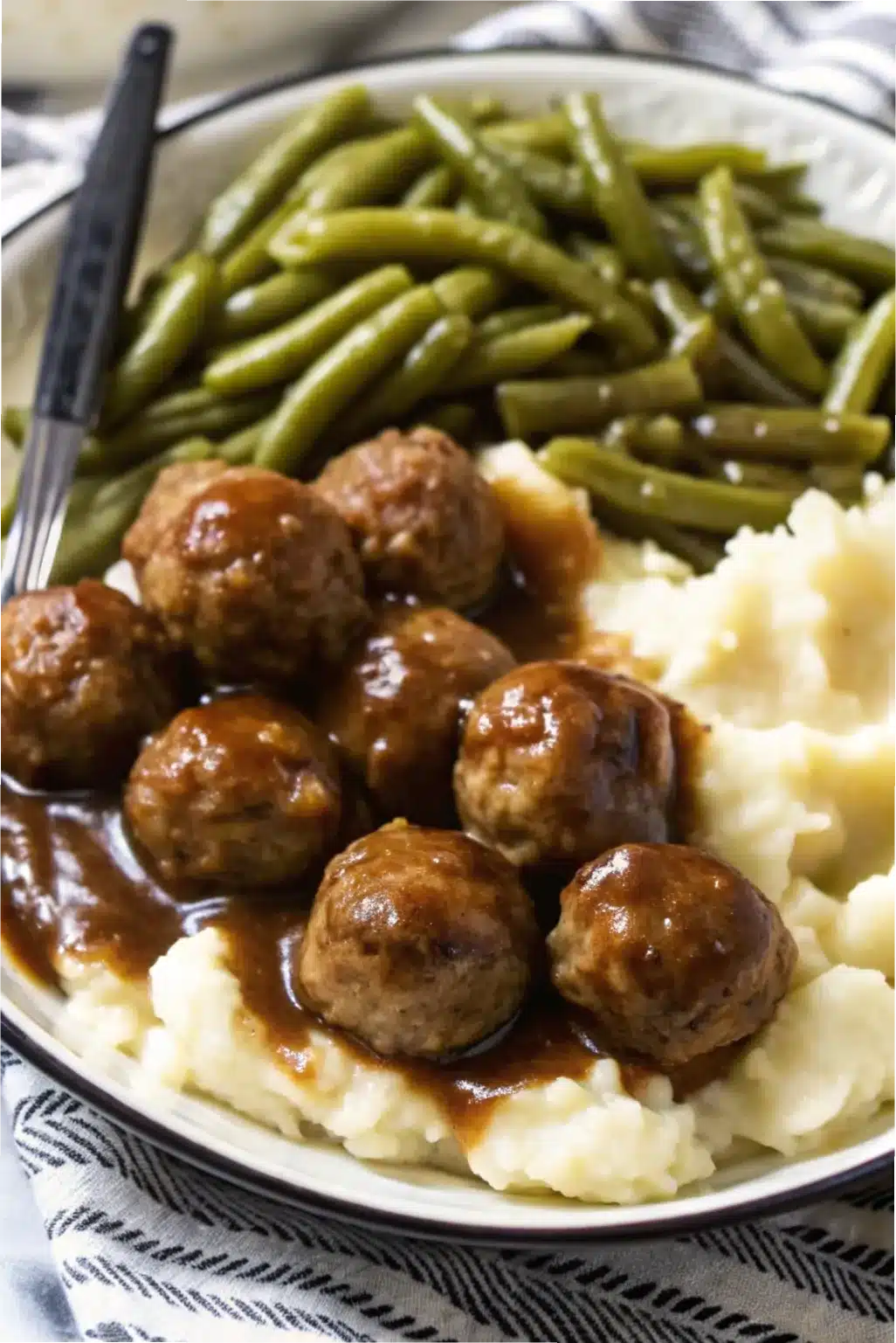 Salisbury Steak Meatballs, a family-friendly meal that’s both satisfying and flavorful.