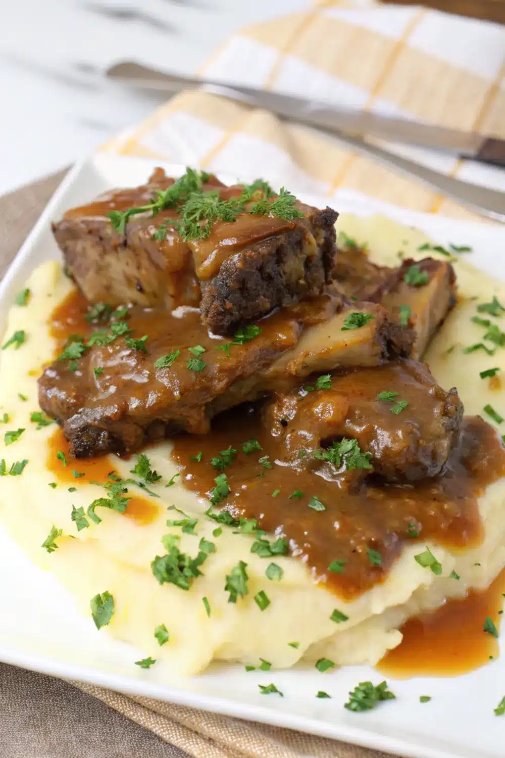 9 crockpot beef short ribs with rich gravy 1