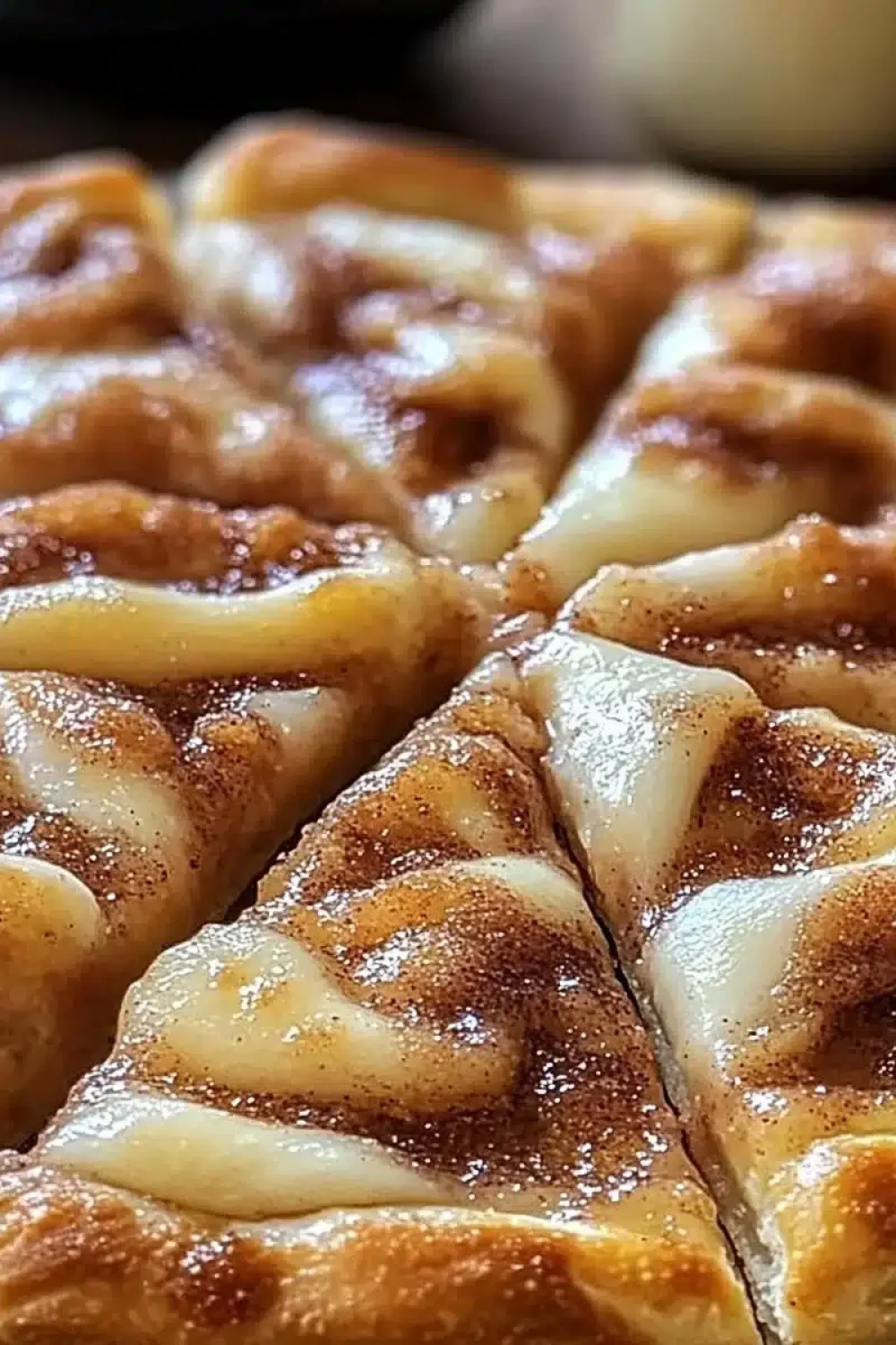 cinnamon sugar crescent roll pizza