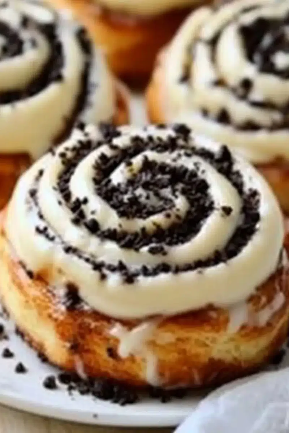 oreo stuffed cinnamon rolls